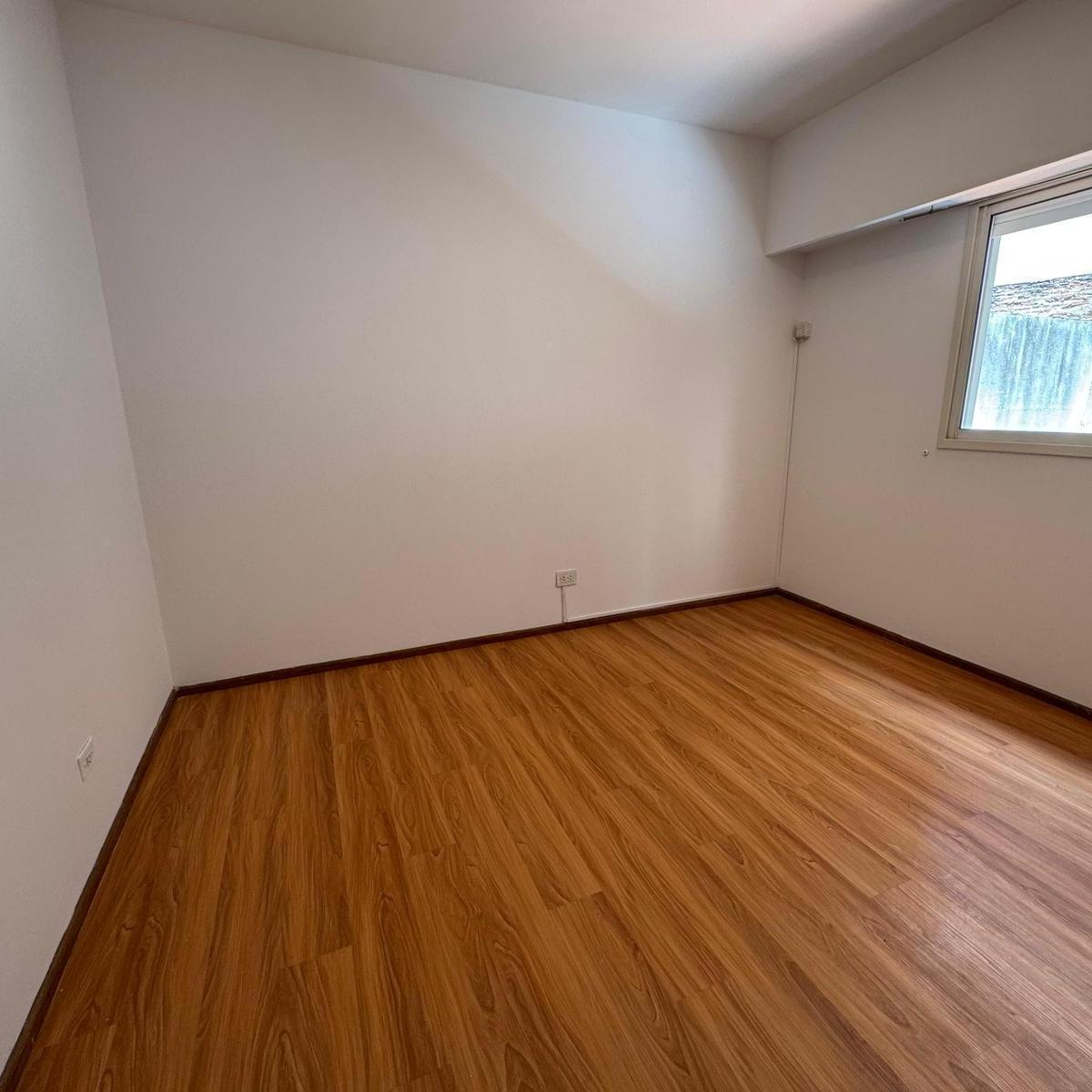 Venta Departamento 2 Dorm. con Balcon Al Frente Pichincha 5