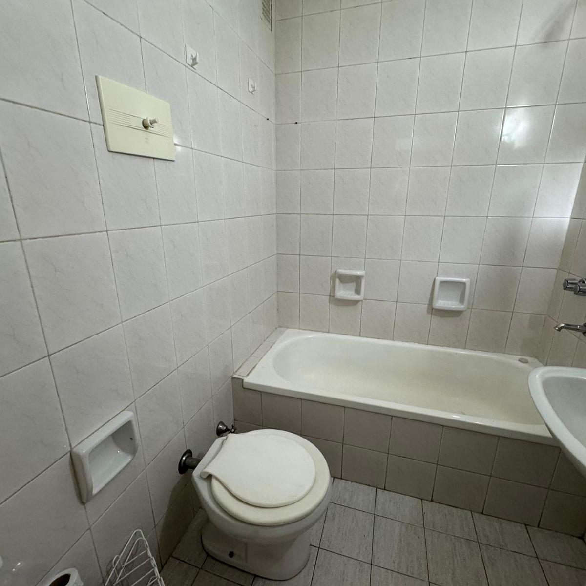 Venta Departamento 2 Dorm. con Balcon Al Frente Pichincha 4