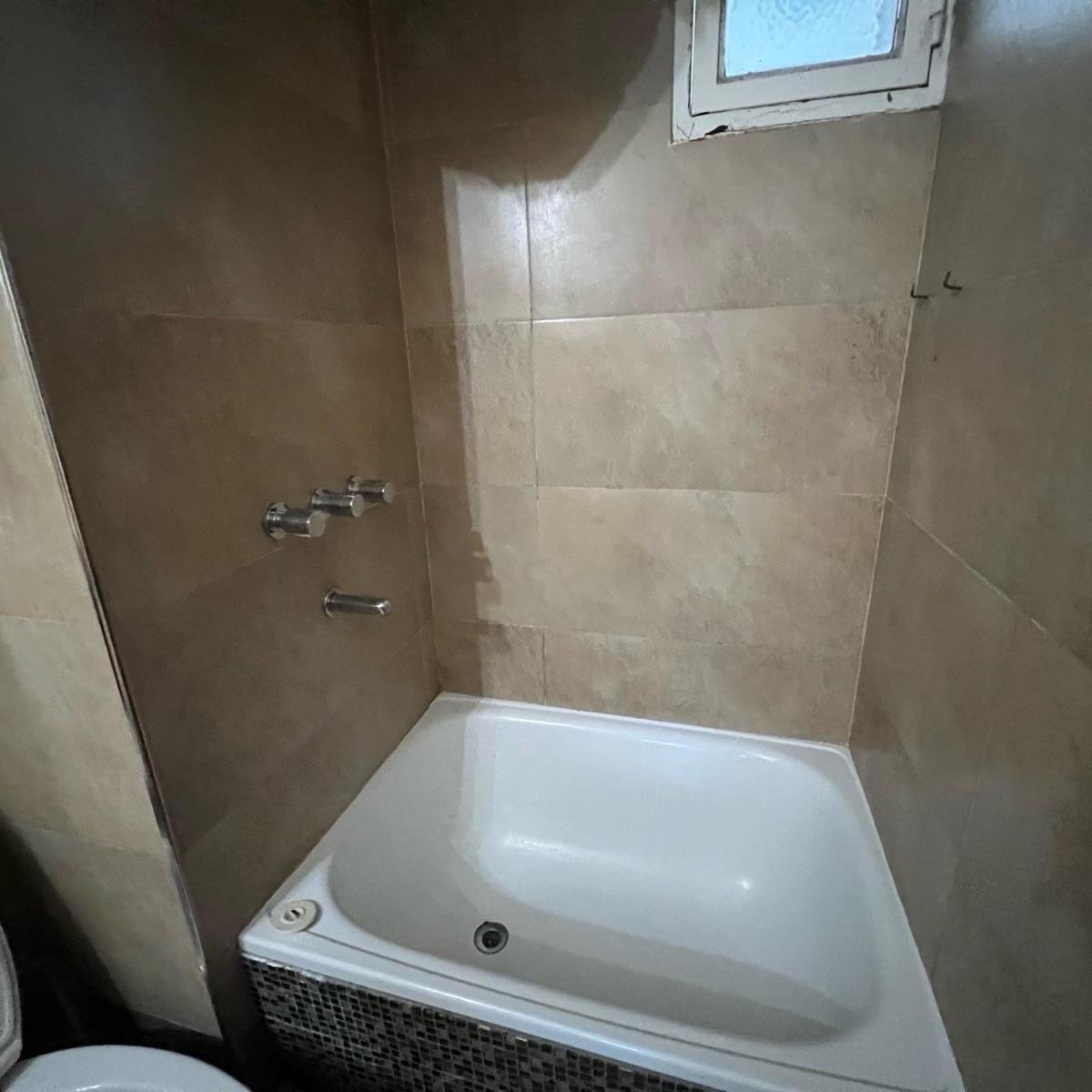Venta Departamento Tres Dorm. Cochera 2