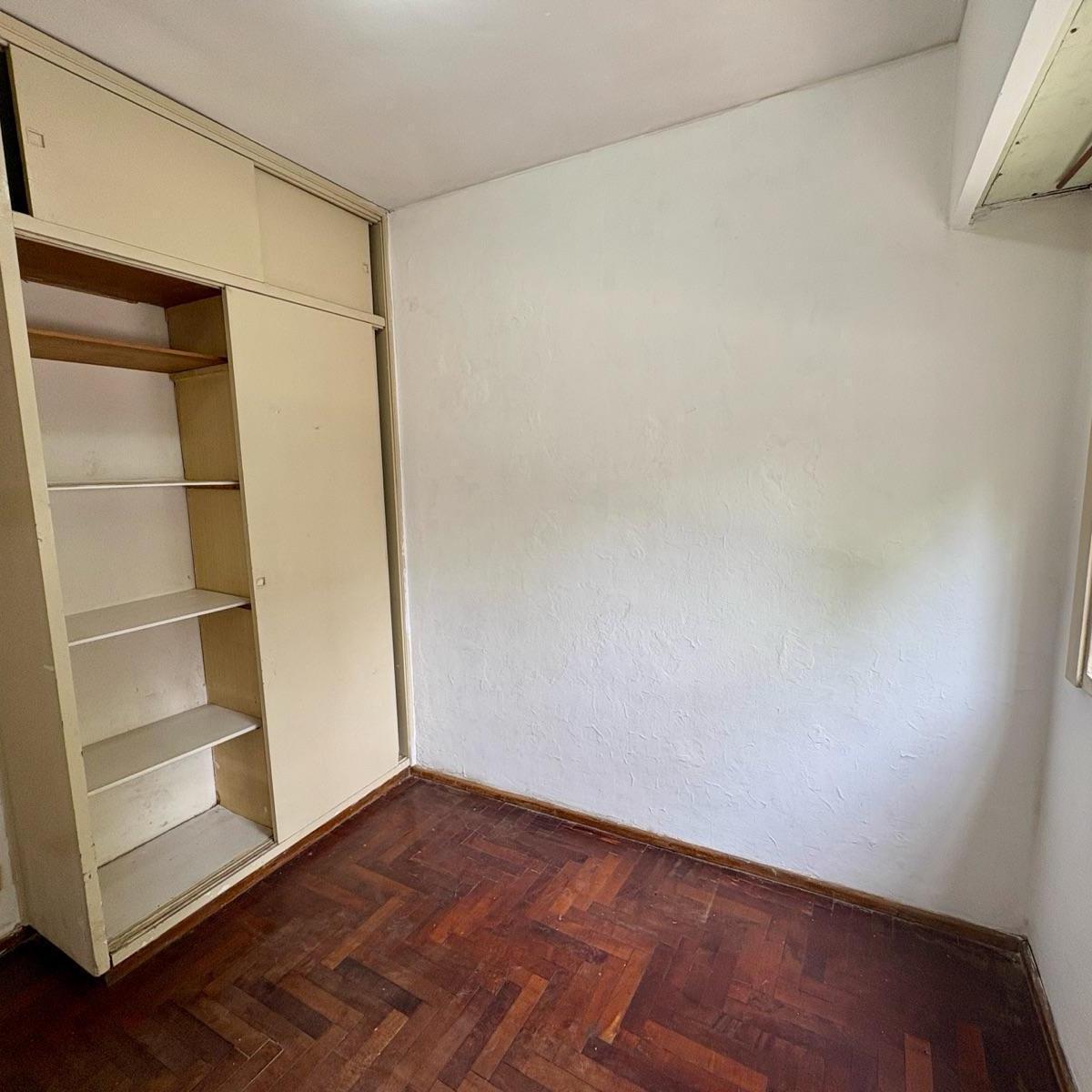 Venta Departamento 2 Dorm. Cochera Abasto 5
