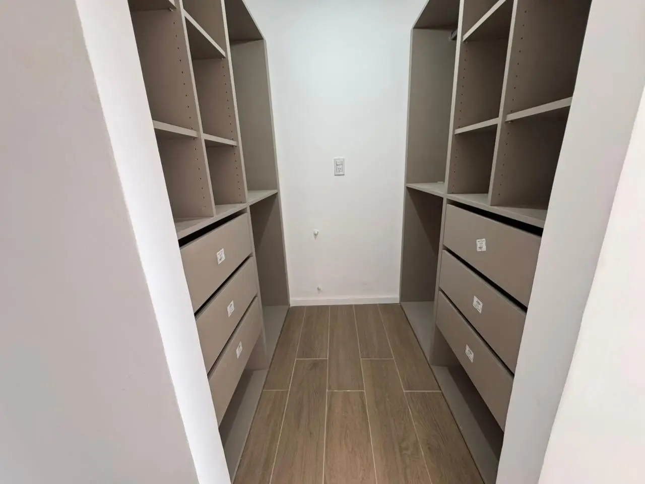 venta departamento 2 dormitorios 2 baños suite abasto 5