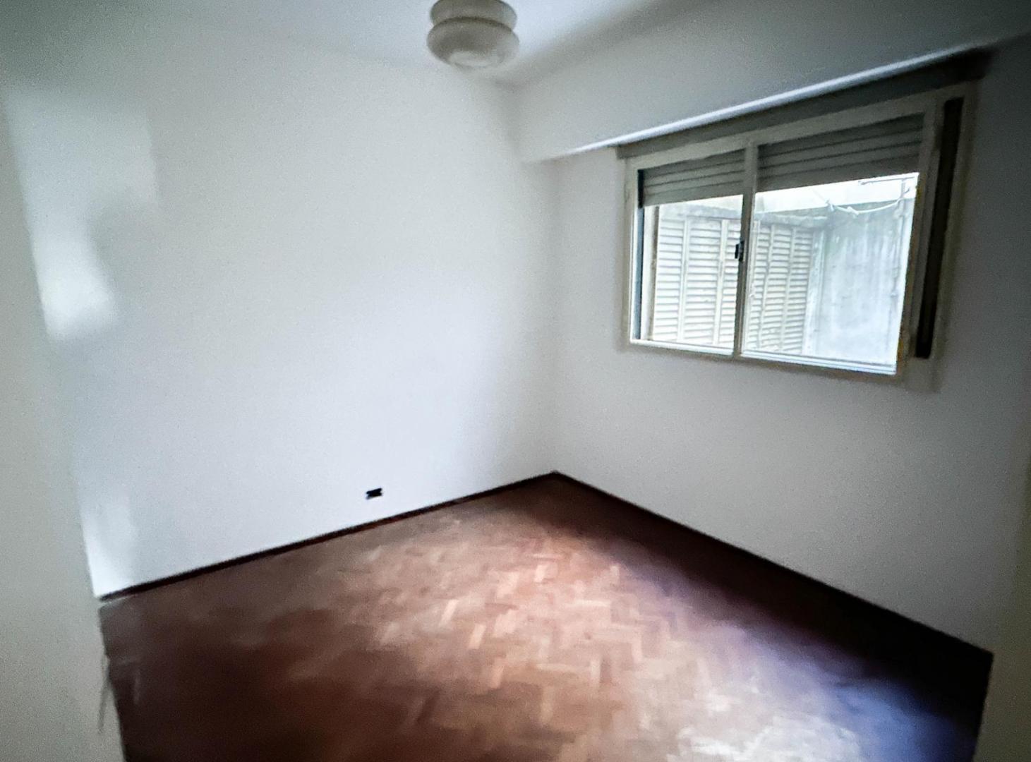 Venta Departamento 3 Dormitorios a Refaccionar