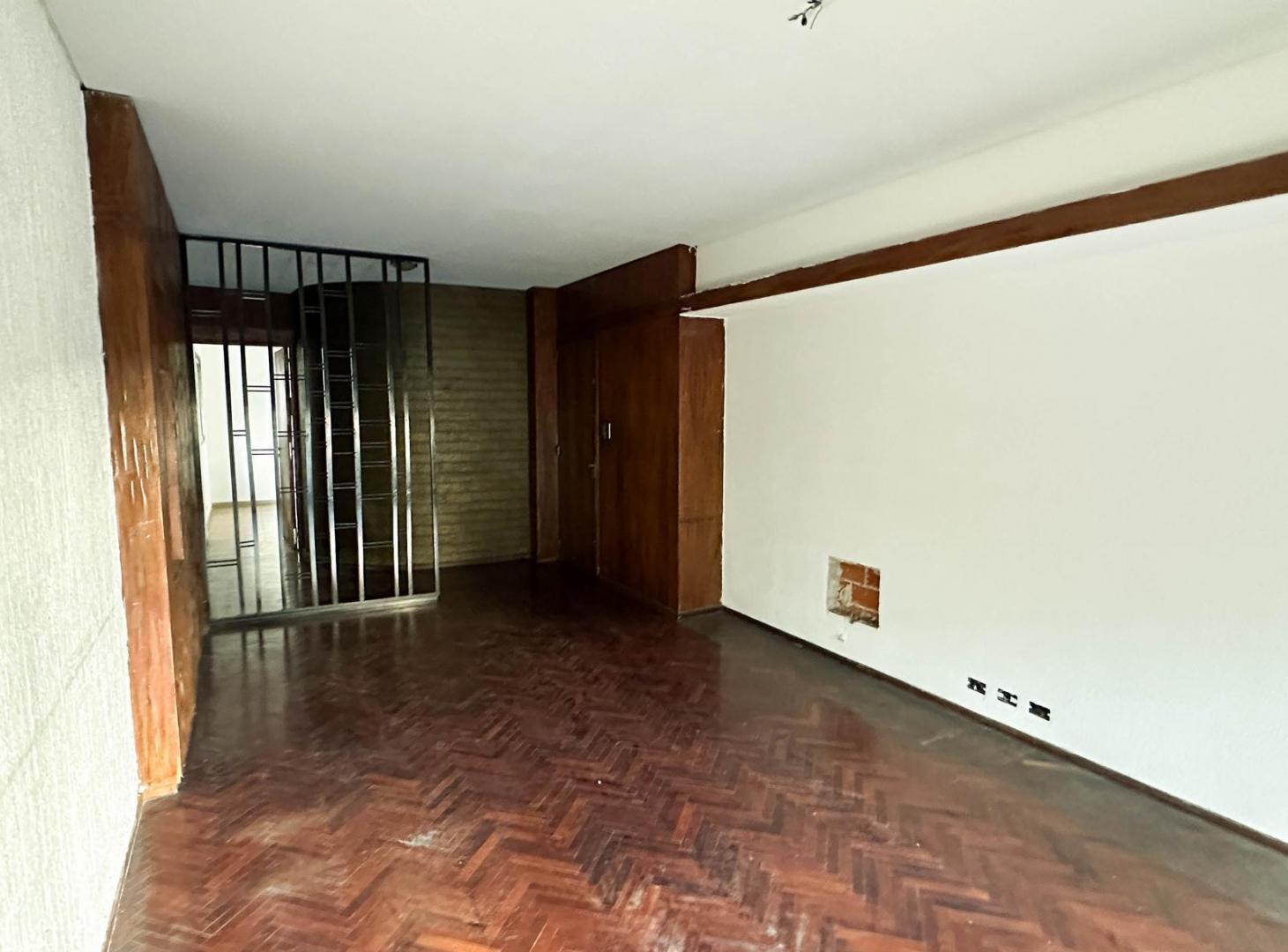 Venta Departamento 3 Dormitorios a Refaccionar