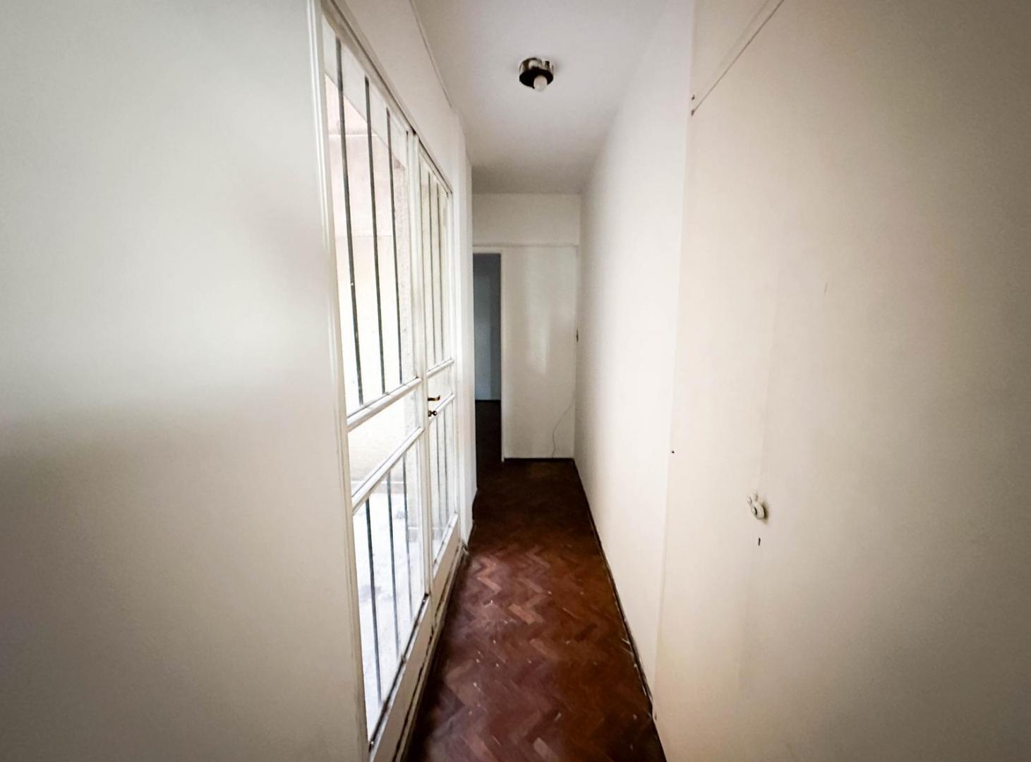 Venta Departamento 3 Dormitorios a Refaccionar