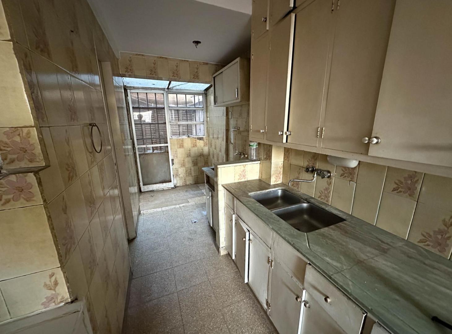 Venta Departamento 3 Dormitorios a Refaccionar