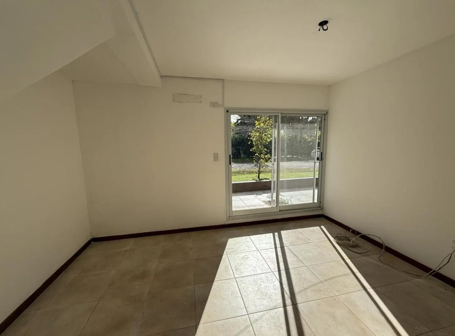 Venta departamento dos dormitorios con cochera barrio cerrado sol parana pueblo esther 4
