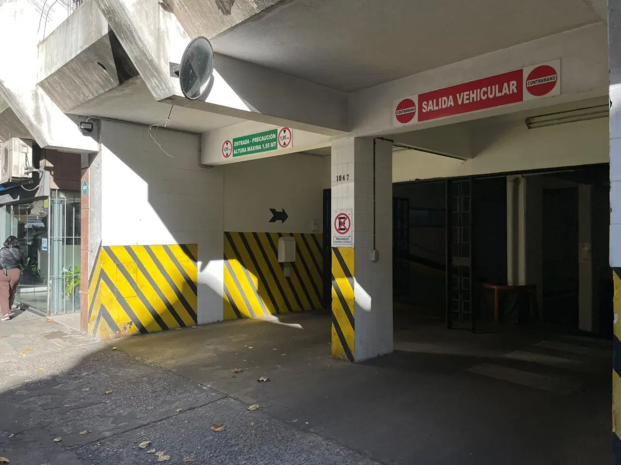 Venta Cochera en Centro 5