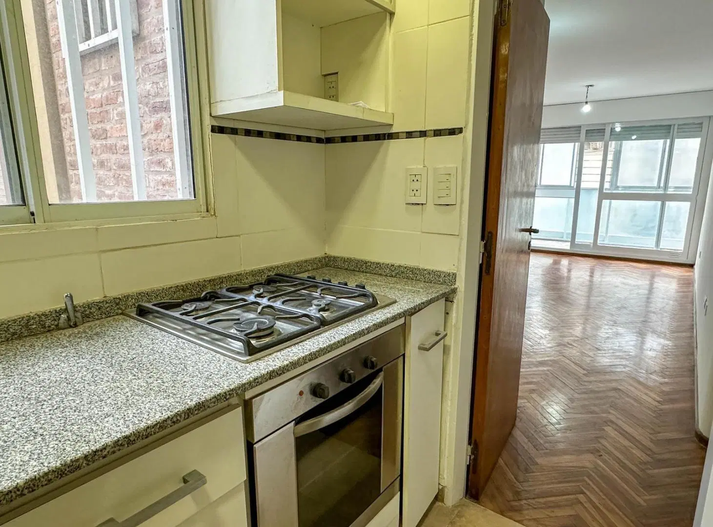 Venta departamento dos dormitorios con balcón y cocina separada apto crédito 5