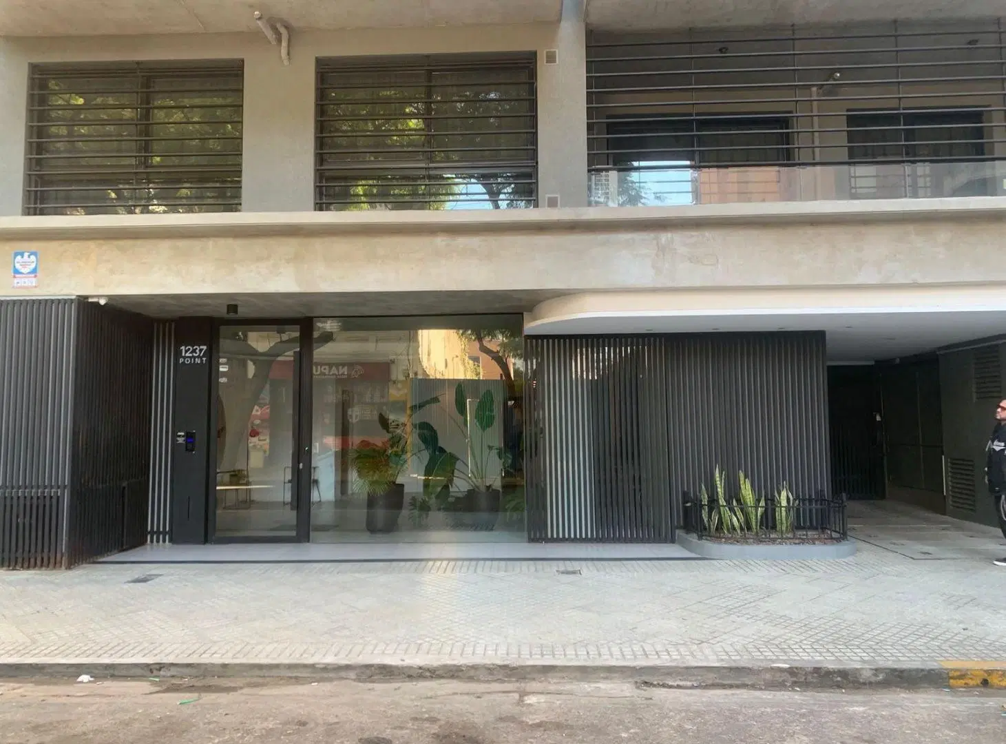 alquiler departamento un dormitorio con patio cochera pileta quincho 2