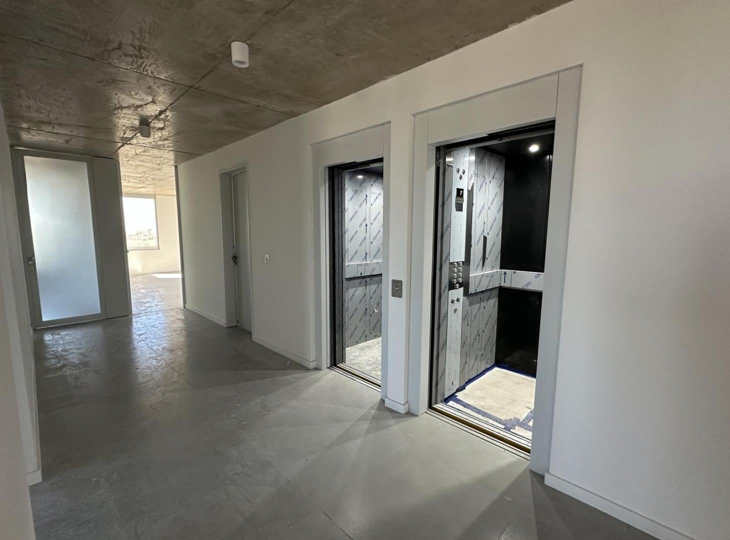 Foto de Alquiler oficina piso exclusivo 210m2, imagen 2