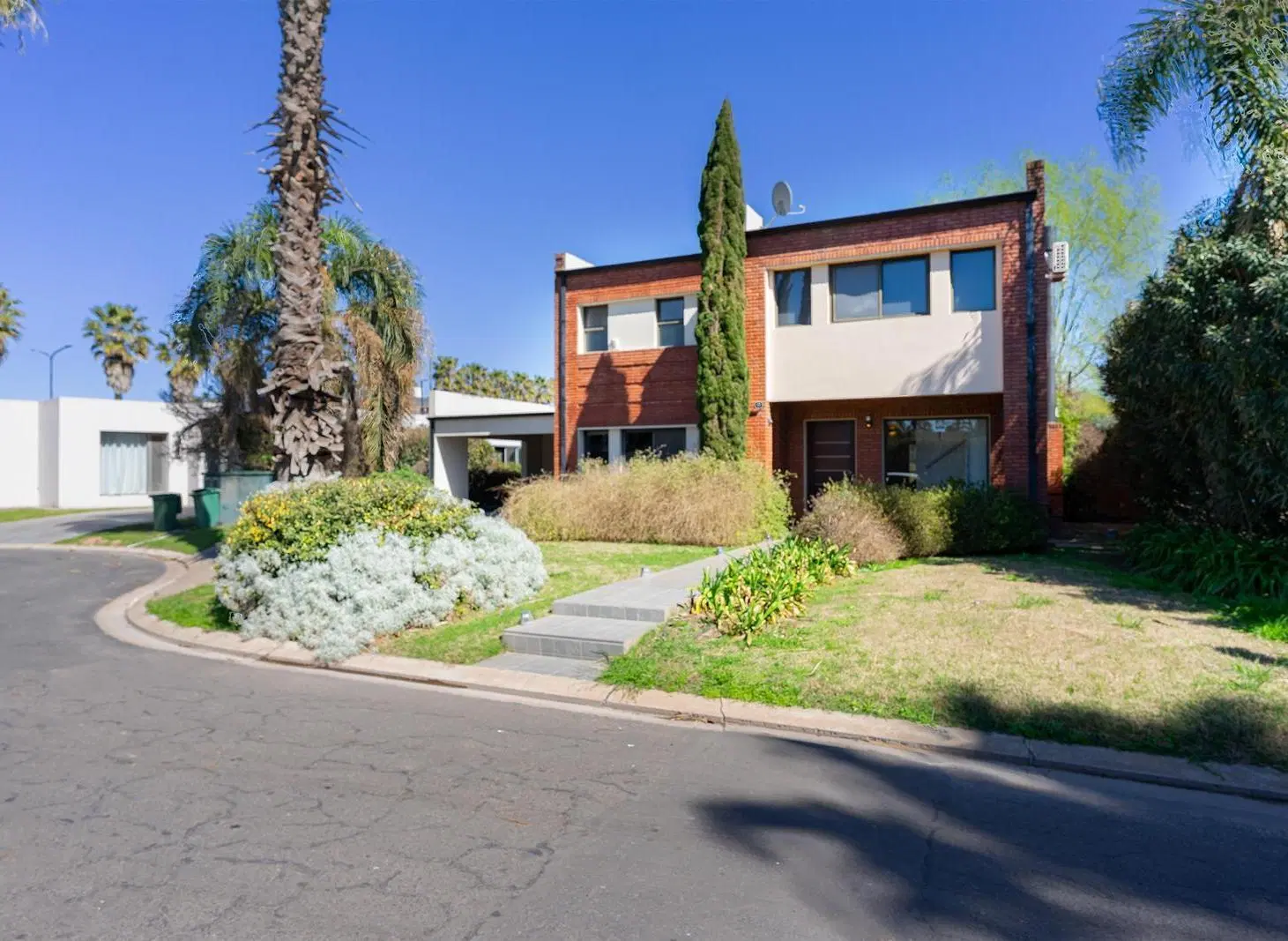venta casa San Marino Funes Hills 2 lotes 2