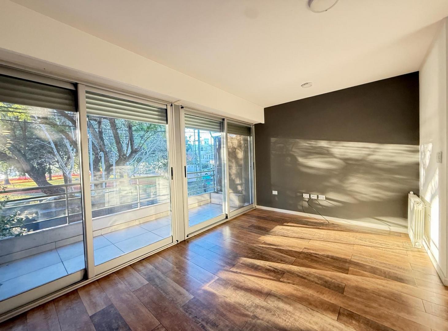 Alquiler departamento 2 dormitorios cochera balcon alberdi