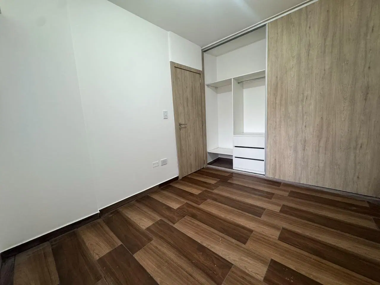alquiler departamento un dormitorio san martin 500 a metros del monumento 8