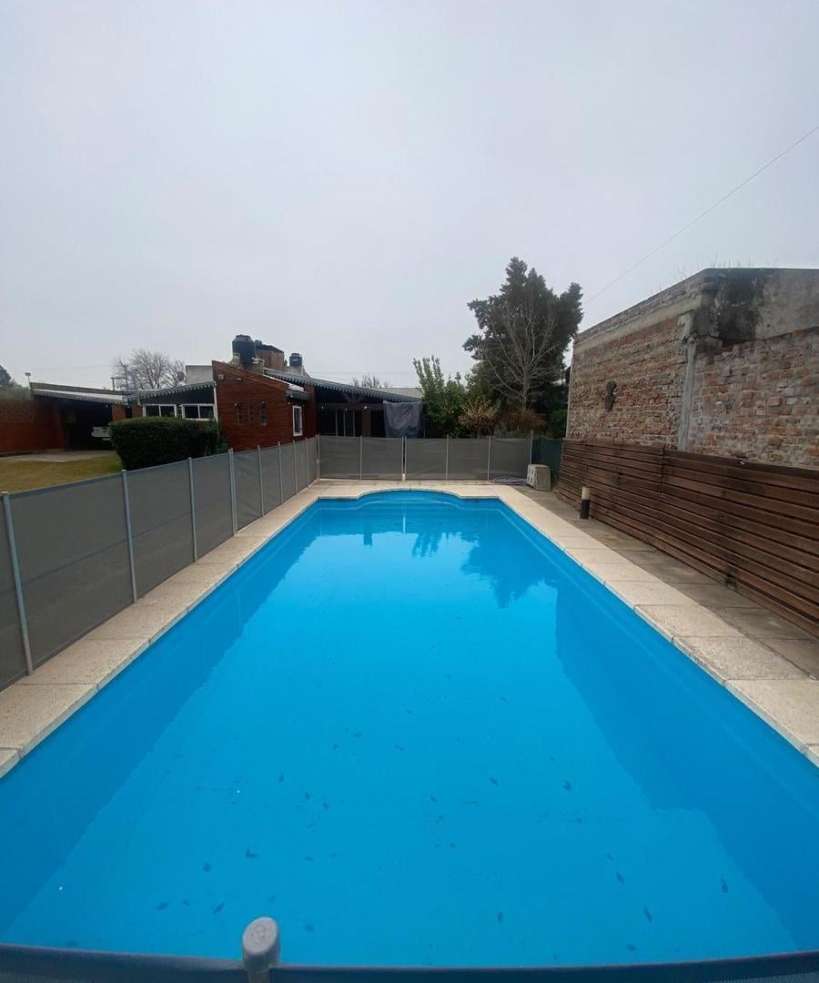 Foto de Venta Casa Andino dos dormitorios, amplio terreno, pileta, imagen 2