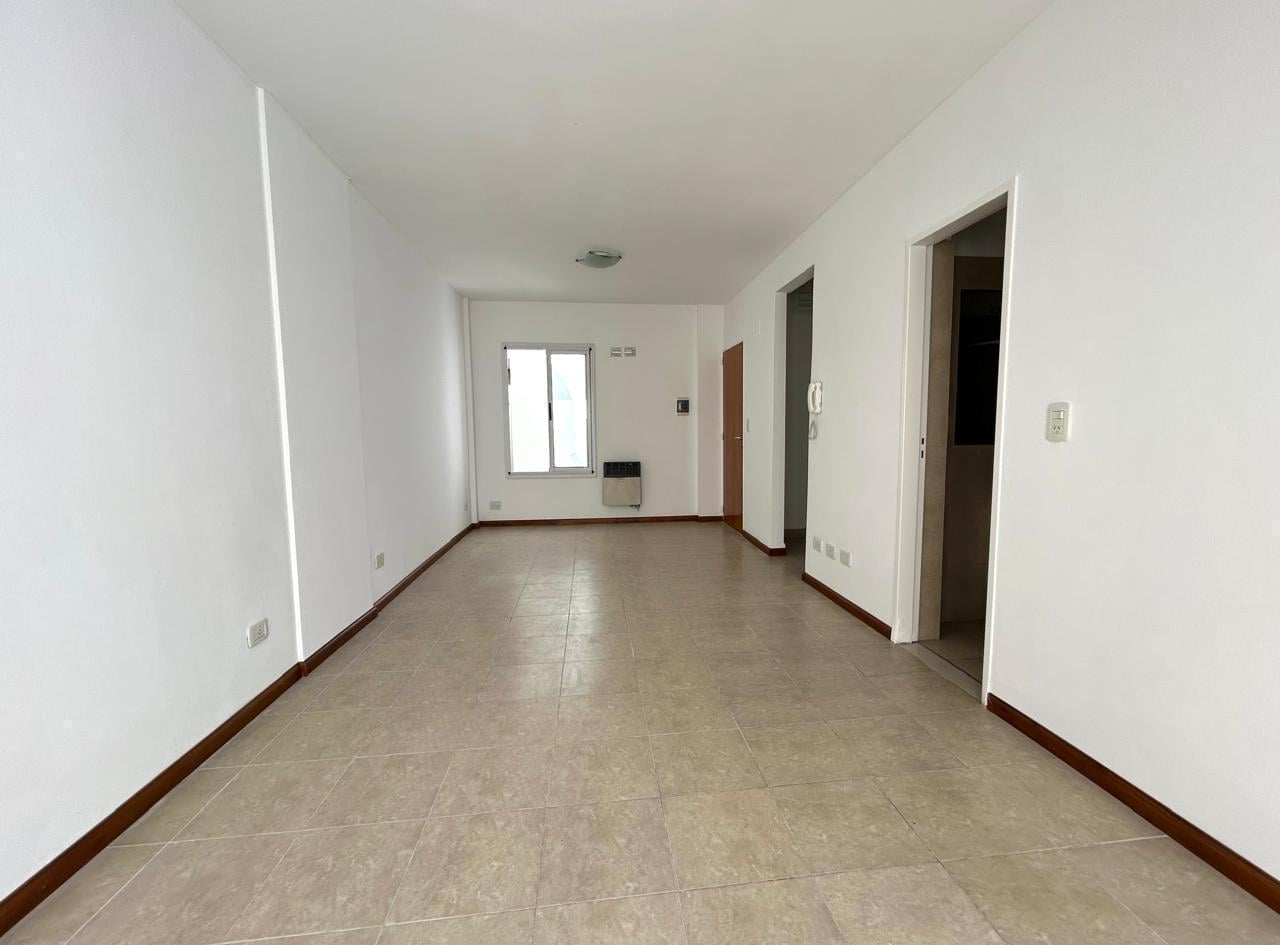 Foto de Venta Monoambiente, cocina separada y patio - Echesortu, imagen 5