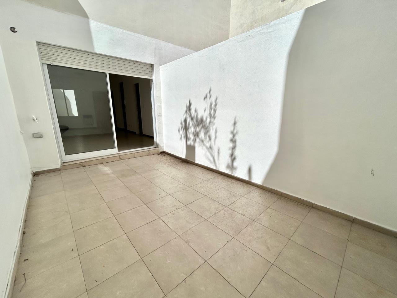 Foto de Venta Monoambiente, cocina separada y patio - Echesortu, imagen 1