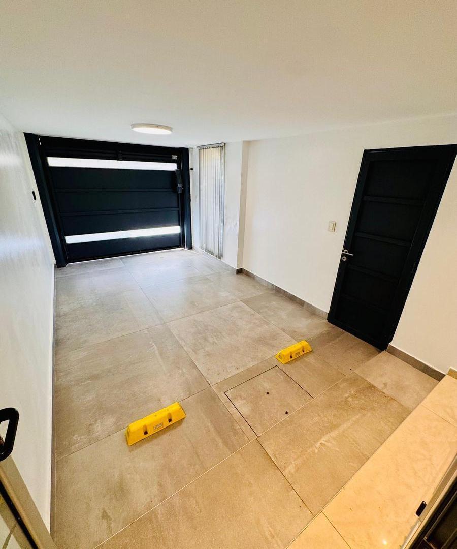Foto de alquiler casa 3 dormitorios alberdi jardin pileta, imagen 2