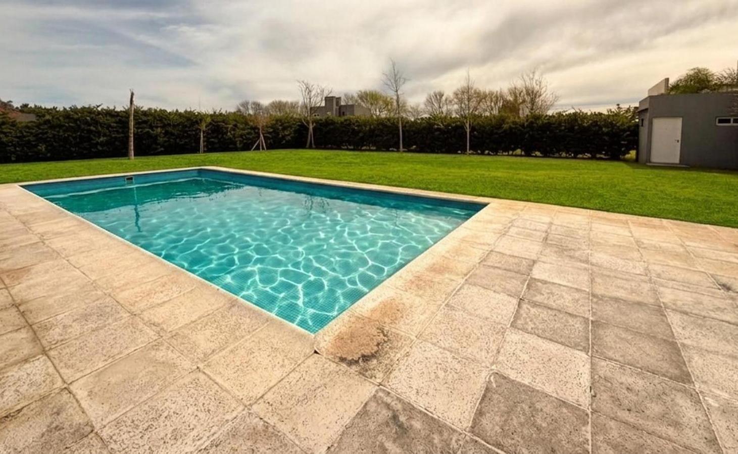 Foto de Venta Casa en Funes con Piscina, radiadores y cocheras, imagen 5