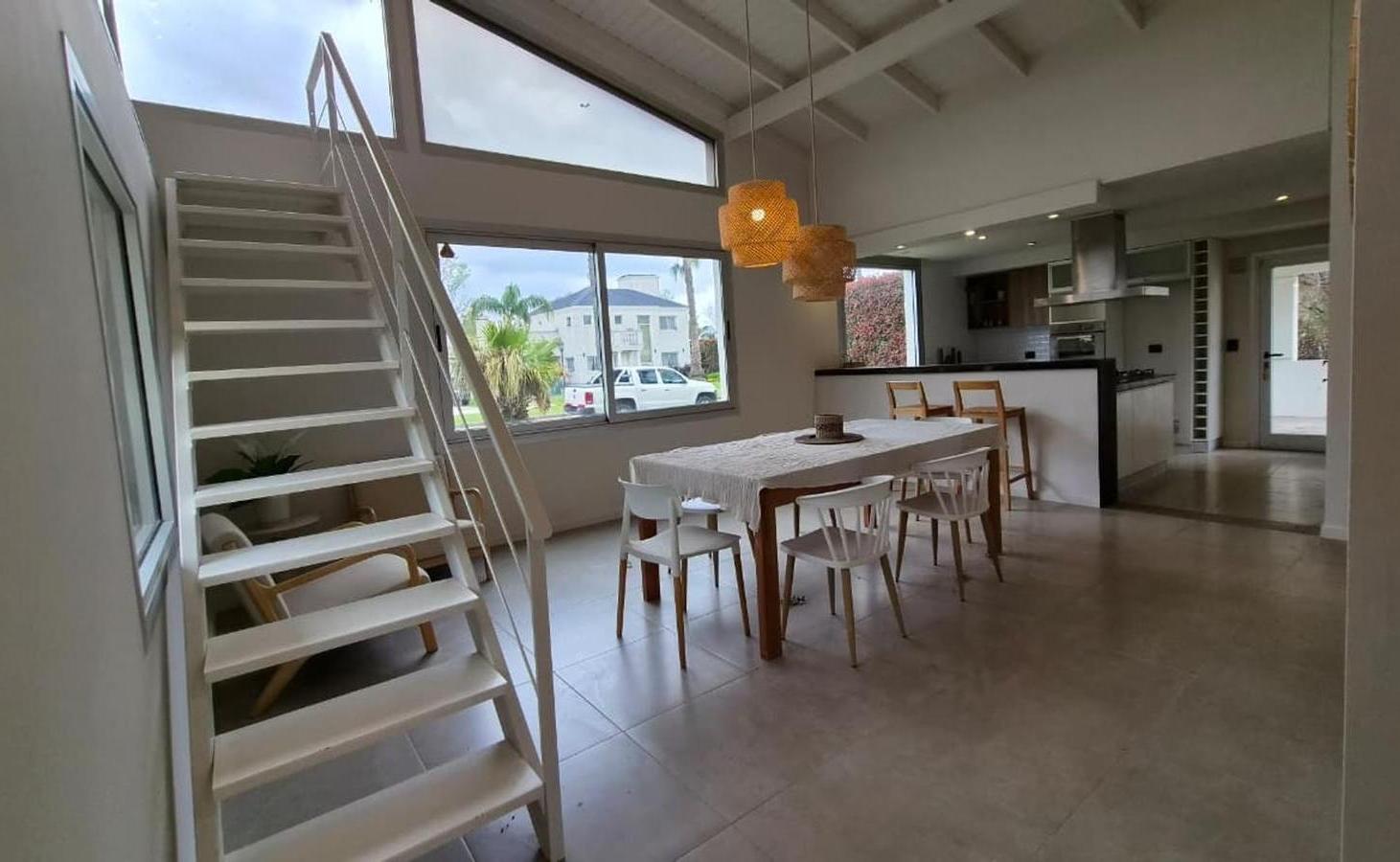 Foto de Venta Casa 3 dormitorios y Piscina en Funes Hills Miraflores, imagen 5