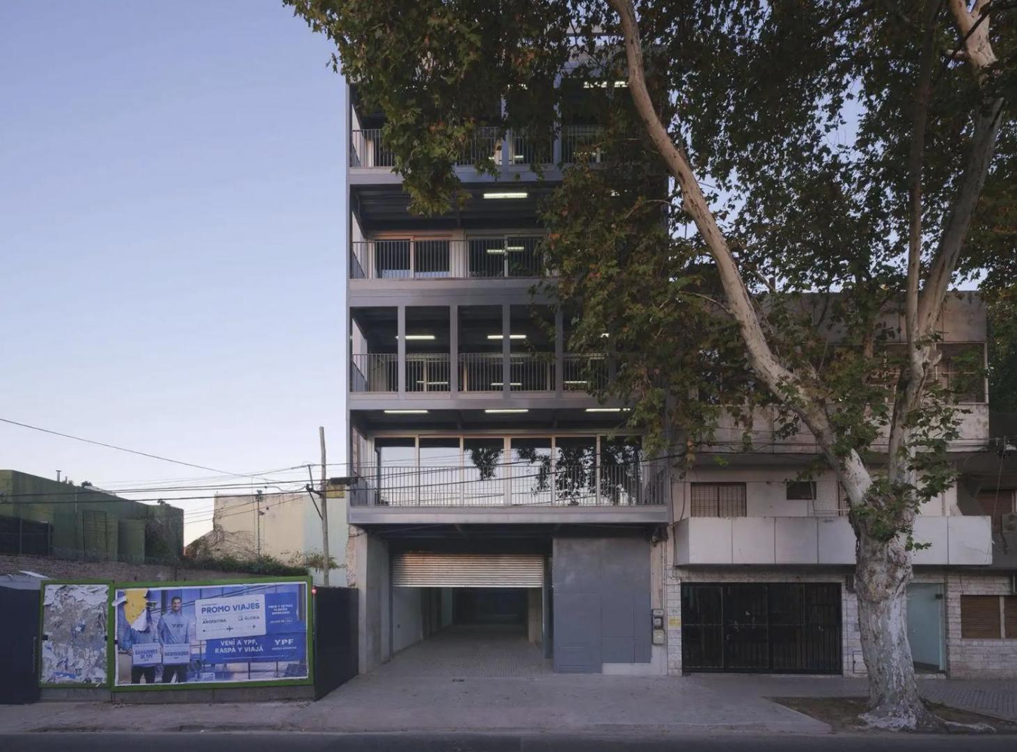 Foto de Venta edificio usos mixtos, imagen 1