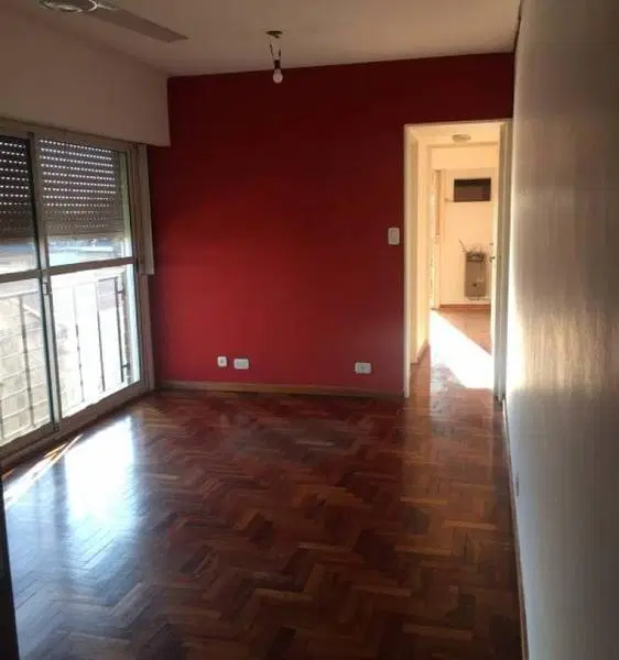 Excelente 3 ambientes Muy Luminoso con Balcon y Baulera 2