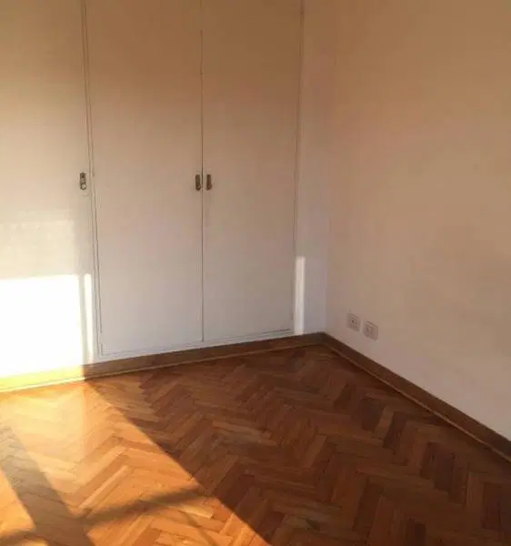 Excelente 3 ambientes Muy Luminoso con Balcon y Baulera 5