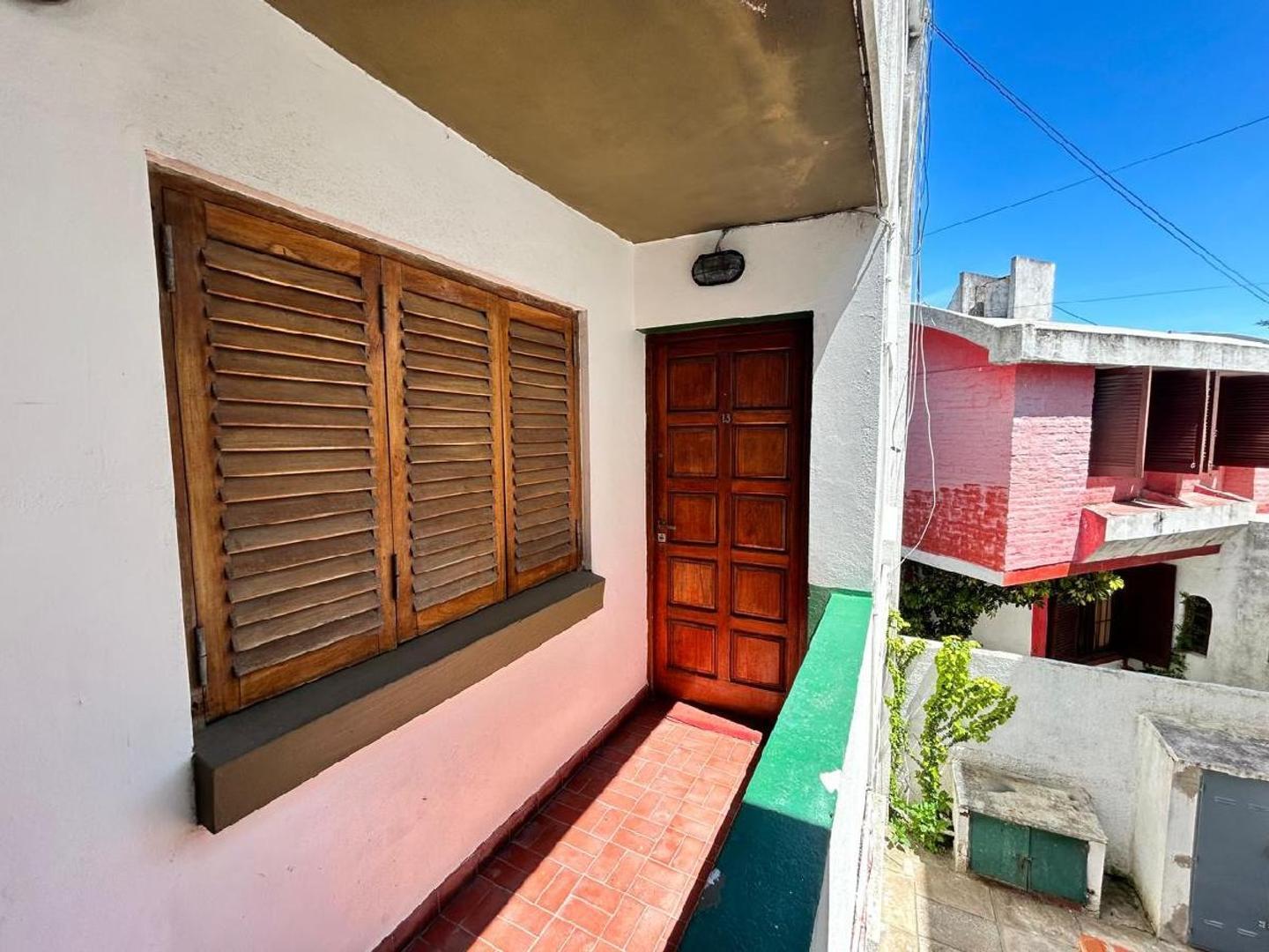 Foto de RETASADO!! DEPARTAMENTO 2 AMBIENTES - SOBRE AV SAN MARTIN, imagen 4