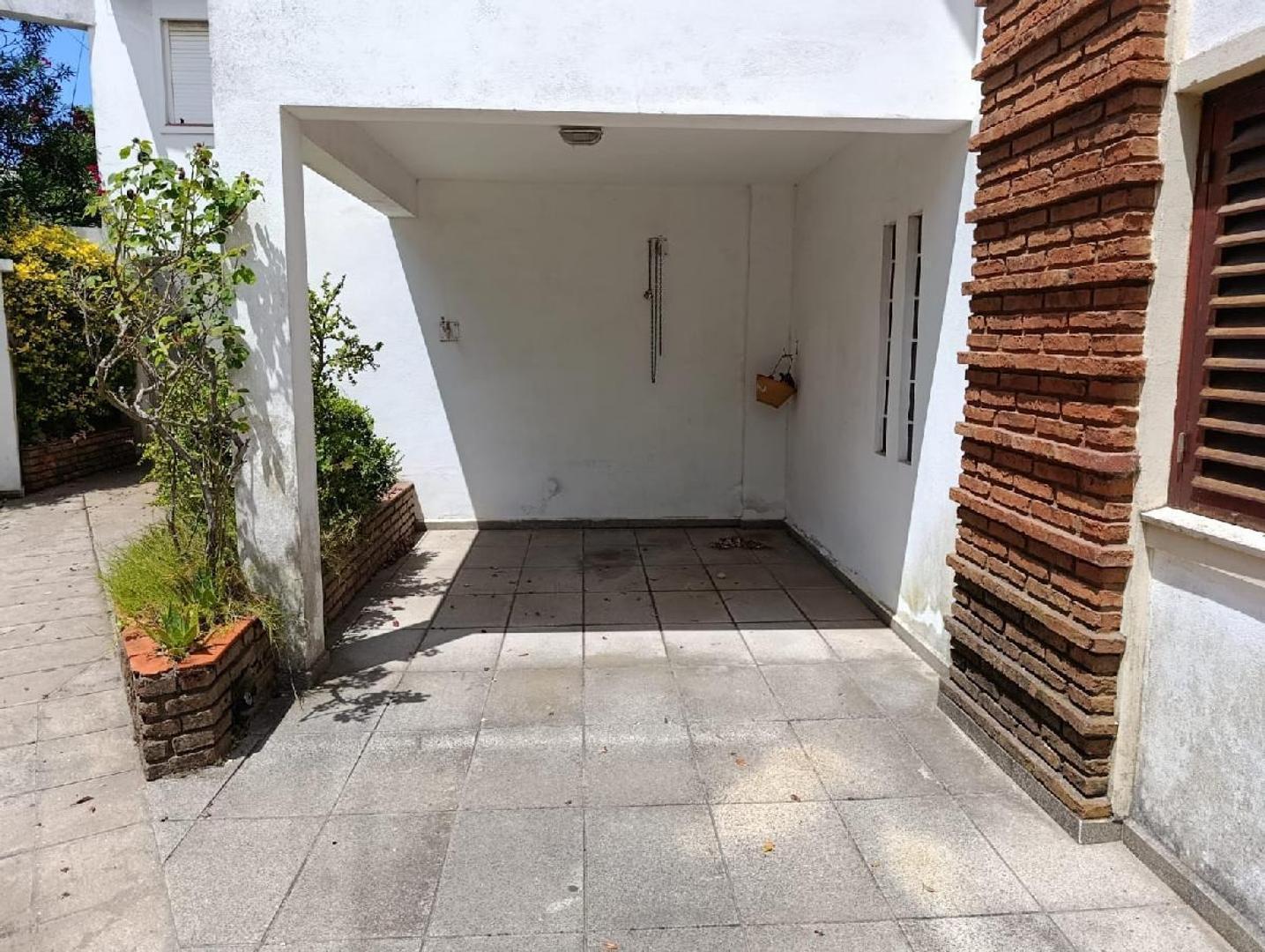 Foto de CÓMODO DÚPLEX SOBRE AVENIDA III - PLENO CENTRO, imagen 2
