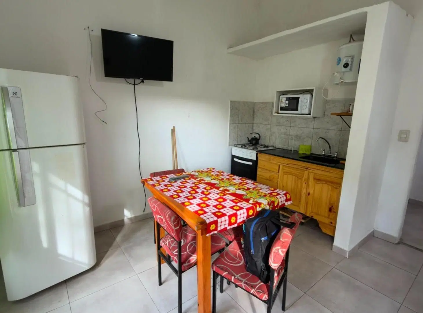 CHALET ( DIVIDIDO EN 2 DPTOS ) - ZONA NORTE- OPORTUNIDAD !!! 3
