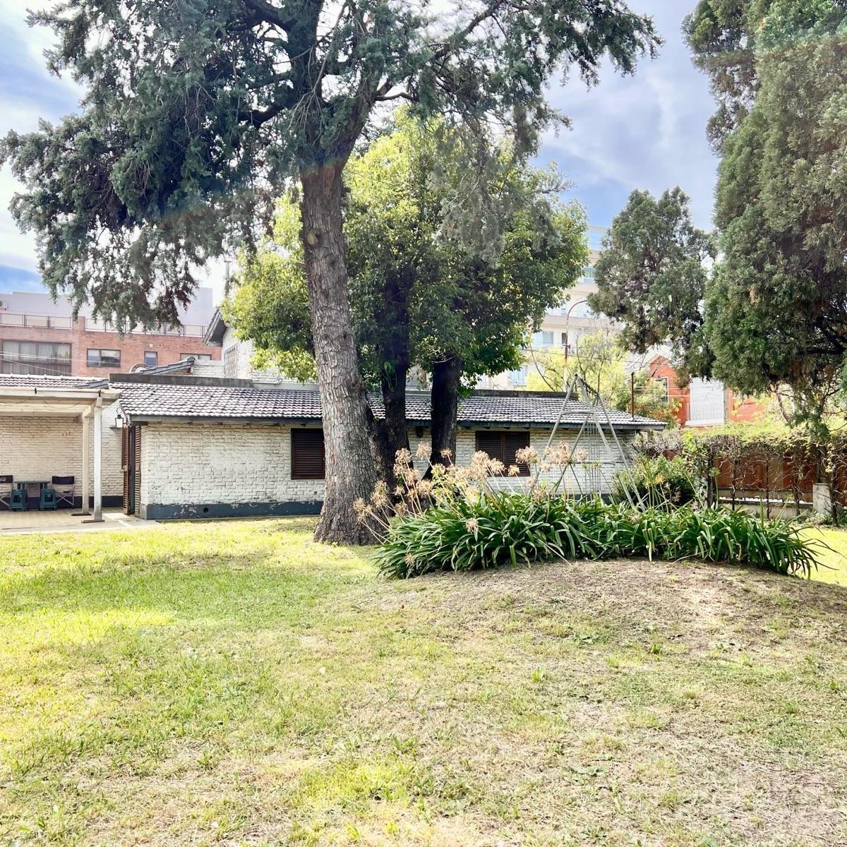 Venta Casa Esquina Comercial Moreno Centro Lado Sur 2