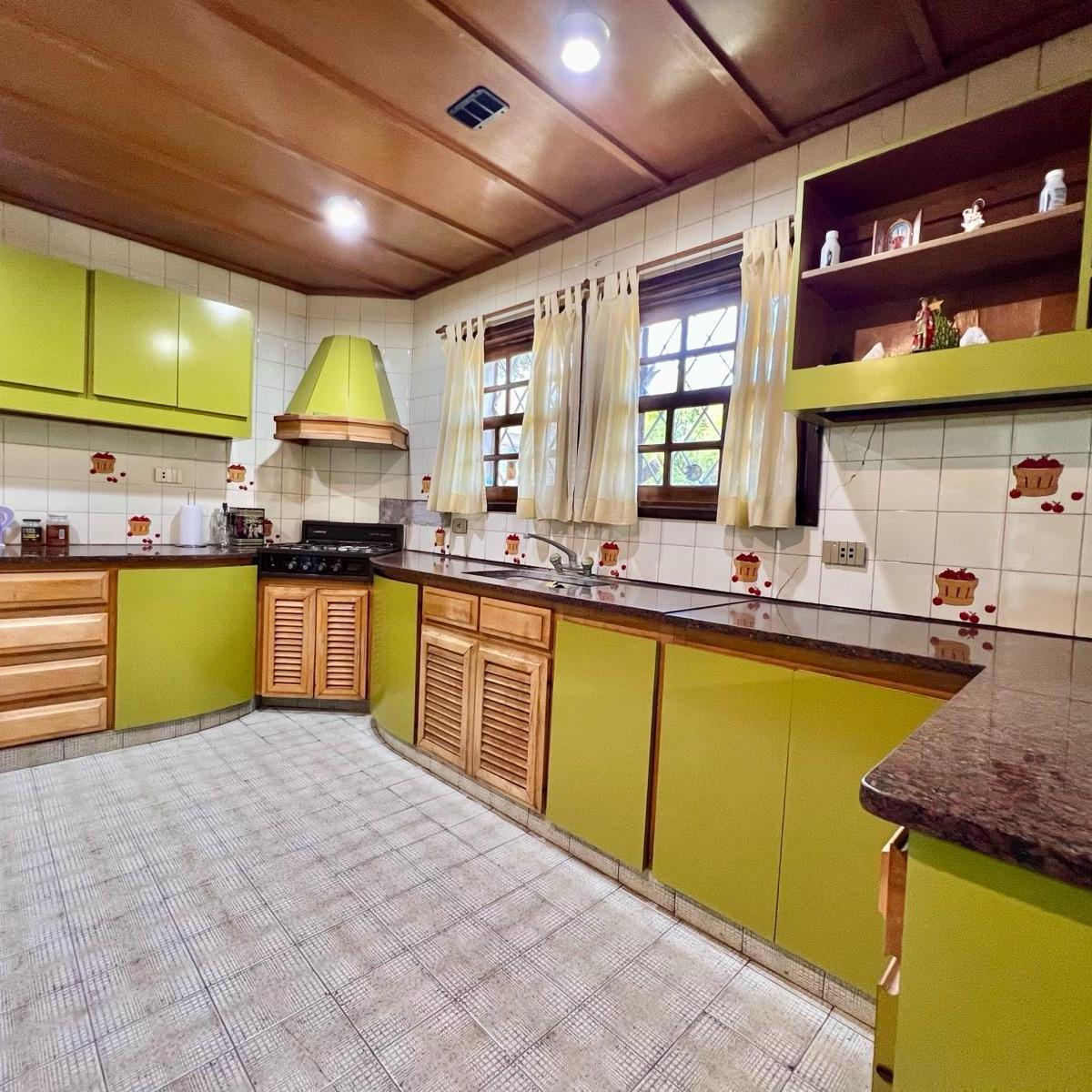 Venta Casa Esquina Comercial Moreno Centro Lado Sur 4