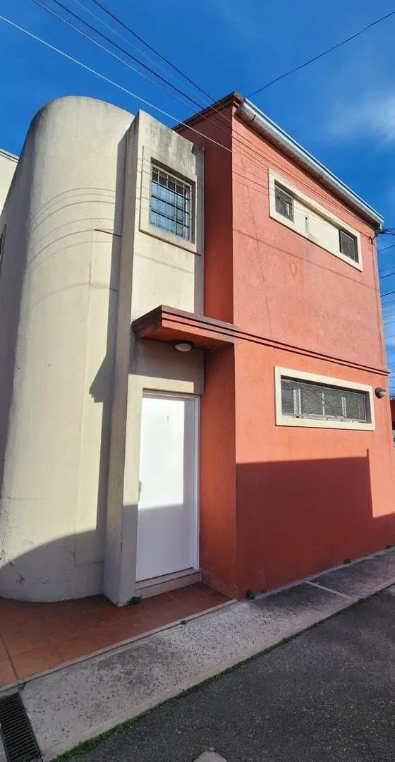 DUPLEX EN ALQUILER 3 AMBIENTES 4