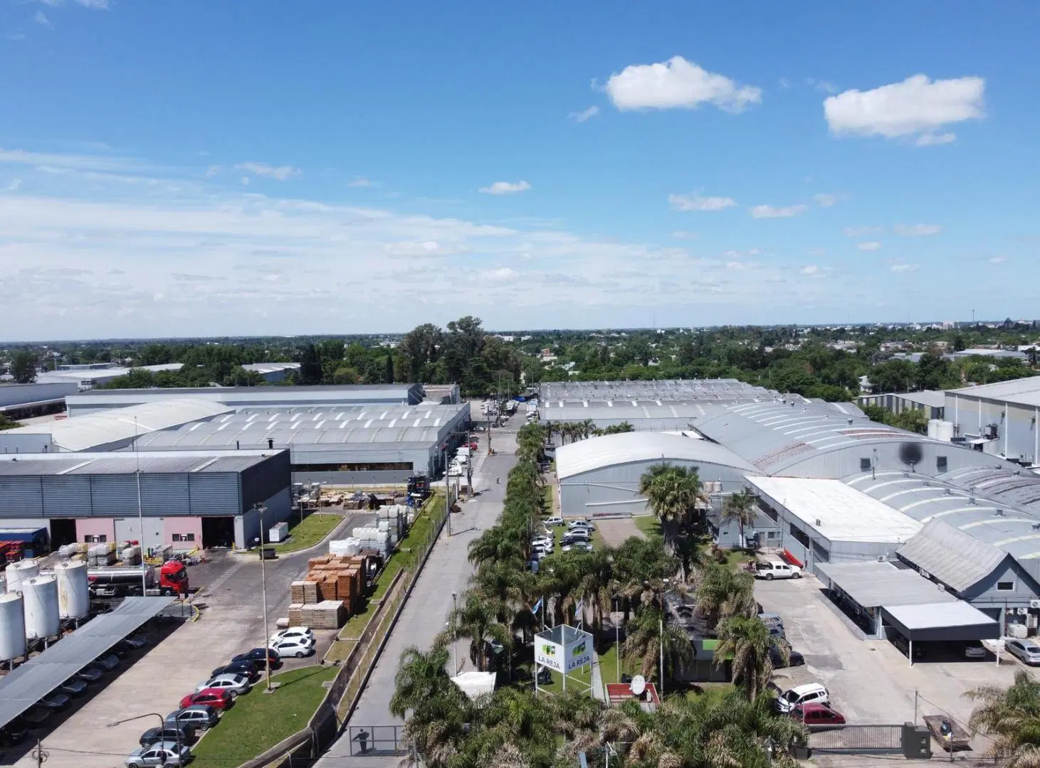 GALPON INDUSTRIAL EN ALQUILER 1