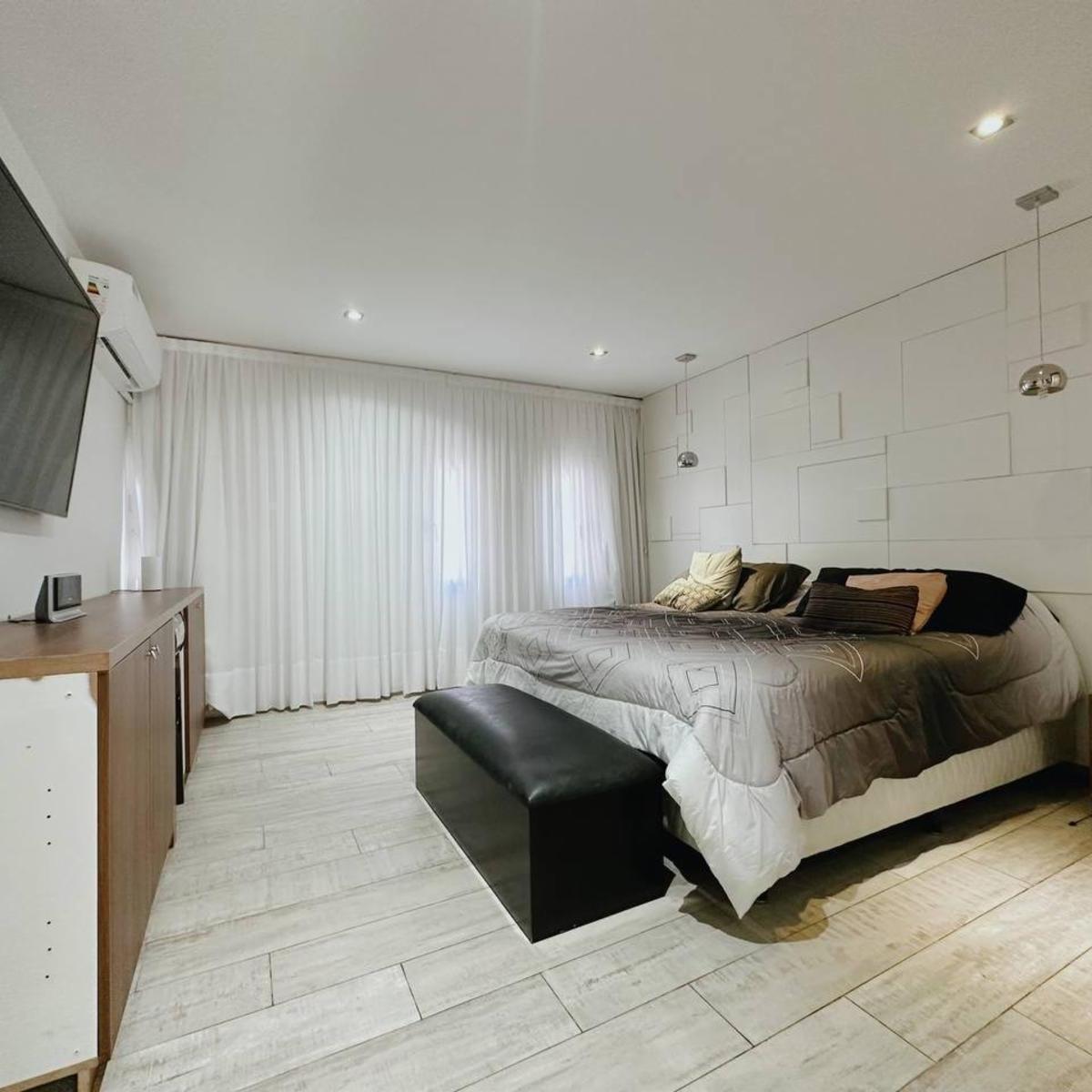 Casa 3 Dorm. con Pileta 3