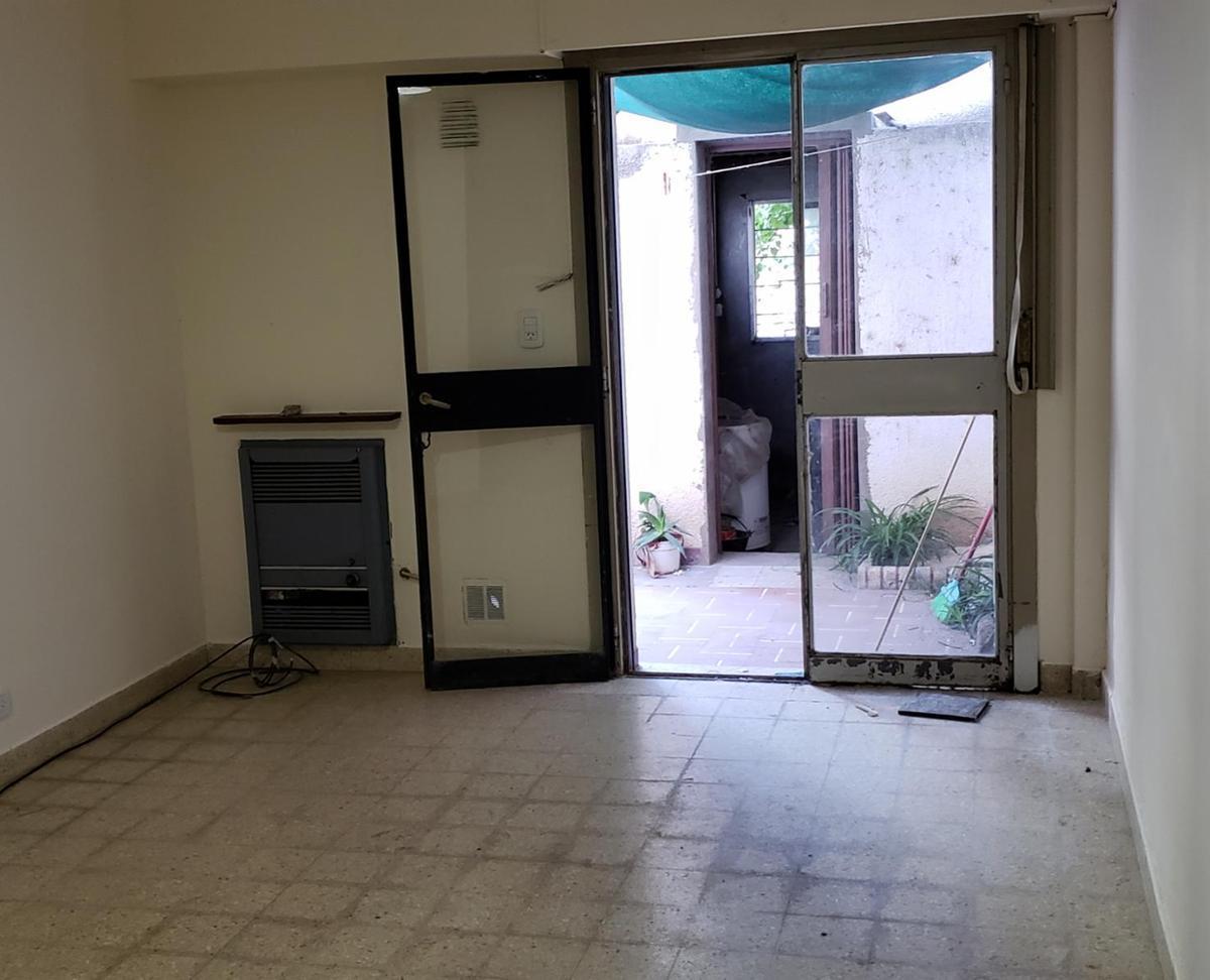 Funcional Apto Uso Profesional en Planta Baja con Patio Lamadrid 62 3