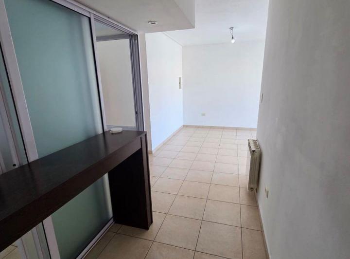 Departamento 2 dormitorios c/balcon 4