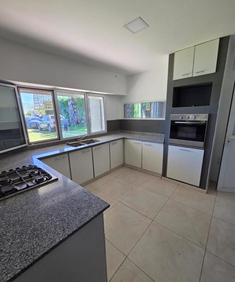 Foto de Casa 4 dormitorios con pileta, imagen 5