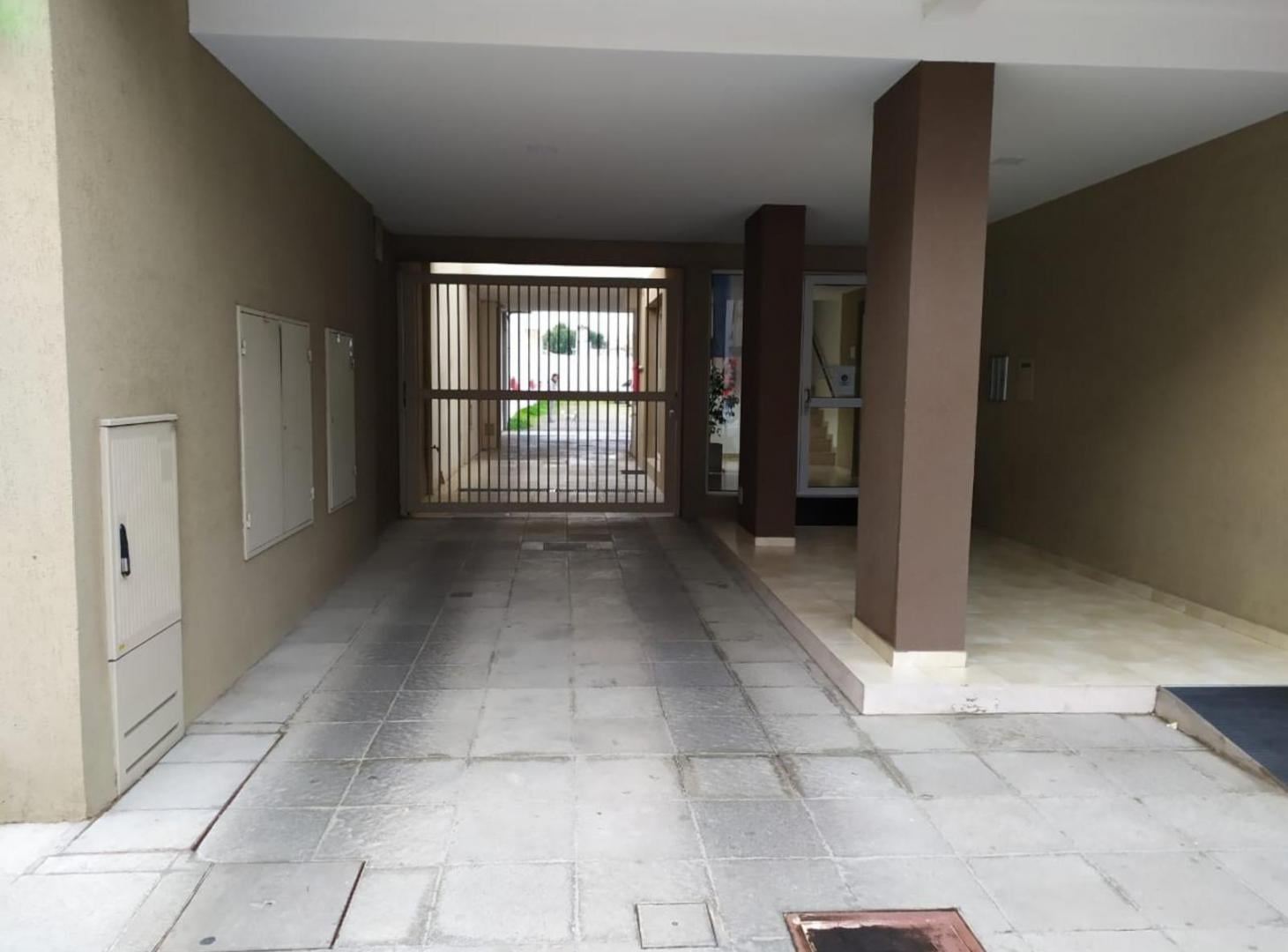 Foto de Cocheras en Venta Zelarrayan 961, imagen 2