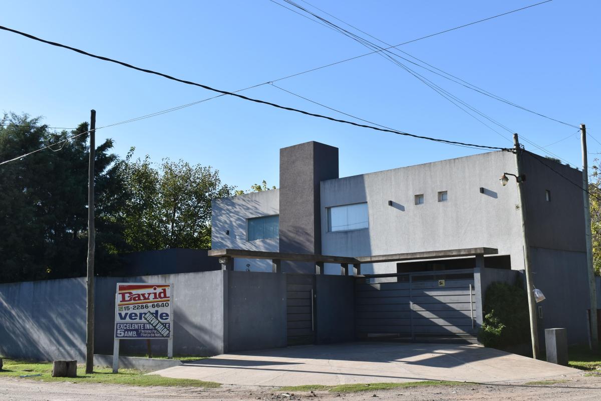 EXCELENTE VIVIENDA 5 AMB. ZONA RESIDENCIAL