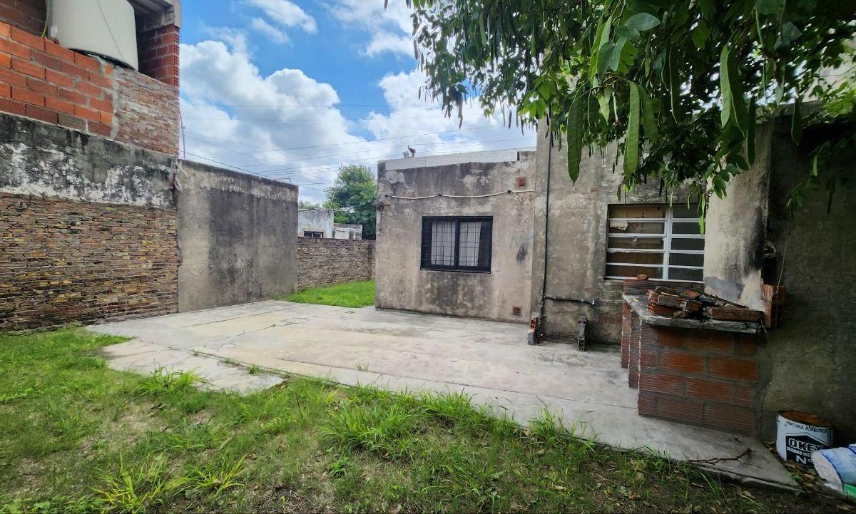CASA 3 AMB. C/ FONDO LIBRE