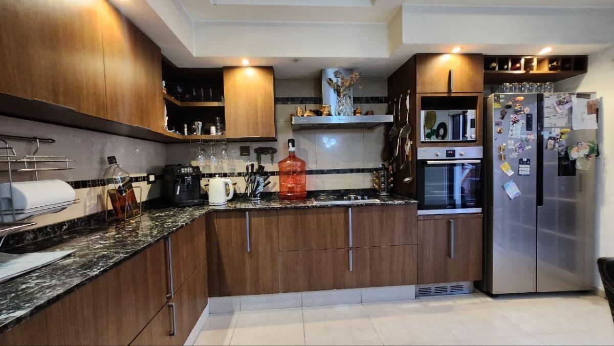 Foto de EXCELENTE INMUEBLE 4 AMB. C/ AMPLIO DEPOSITO, imagen 1