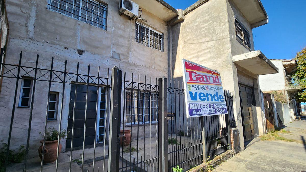 EXCELENTE INMUEBLE 4 AMB. C/ AMPLIO DEPOSITO