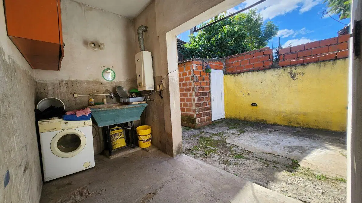 CASA 3 AMB. C/ TERRENO LIBRE 5