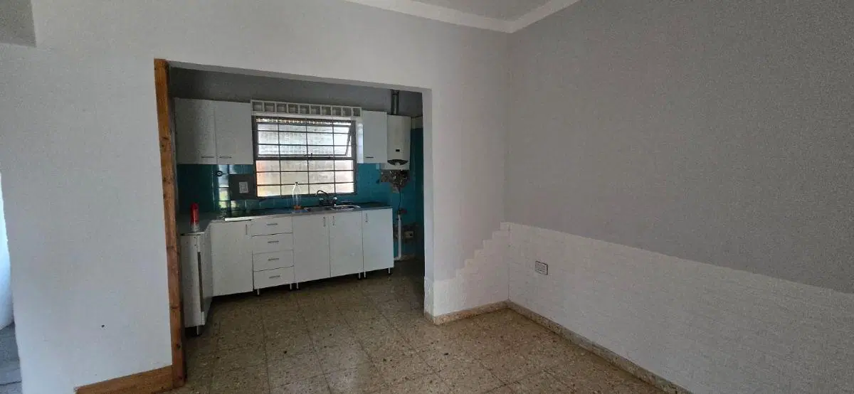 CASA 3 AMB. C/ TERRENO Y PILETA 4