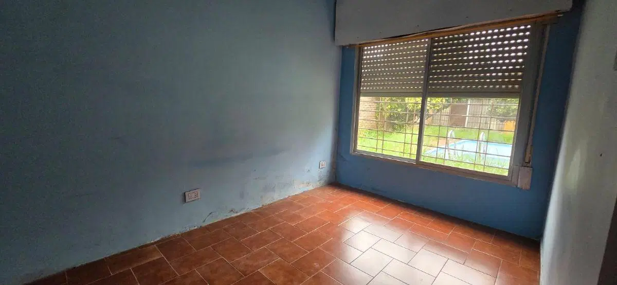 CASA 3 AMB. C/ TERRENO Y PILETA 3