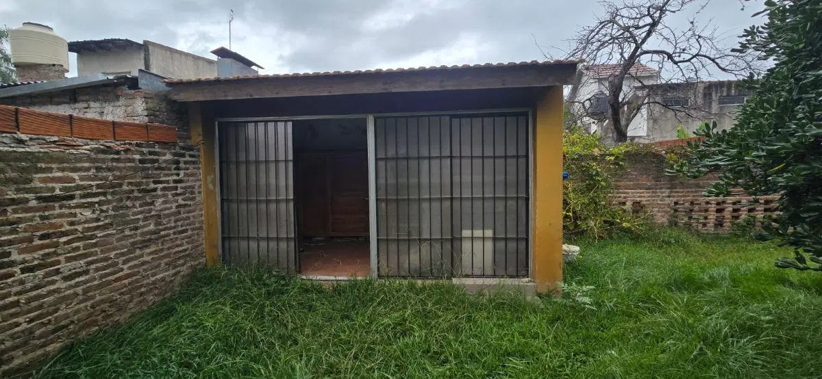 CASA 3 AMB. C/ TERRENO Y PILETA 5