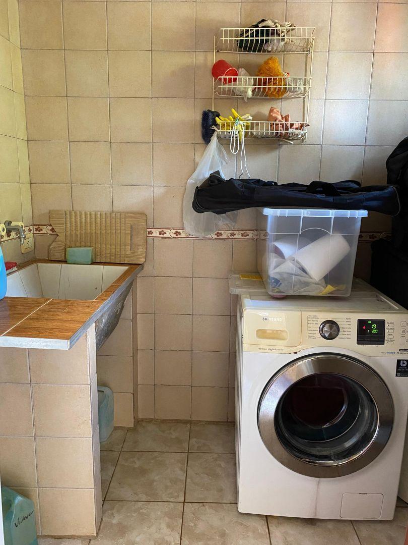Venta de Casa 3 DORMITORIOS con quincho y pileta, entre caminos en Villa Elisa,