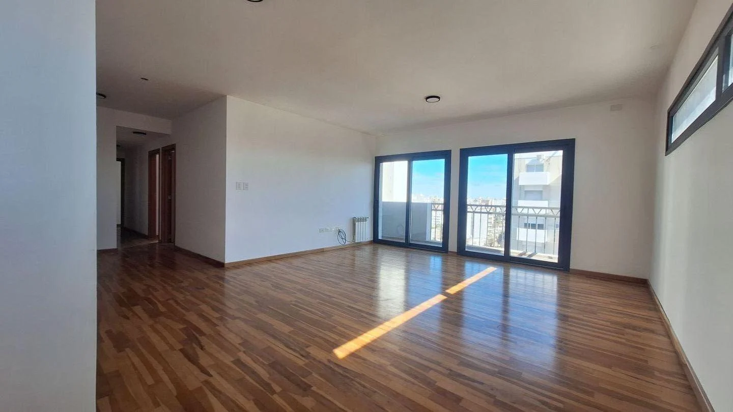 Venta y Alquiler de Departamento 3 Dormitorios, La Plata