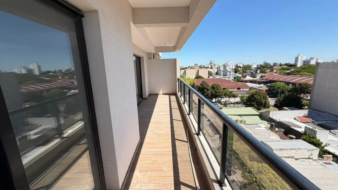 Venta de Departamento 2 Dormitorios Con Cochera, La Plata 1