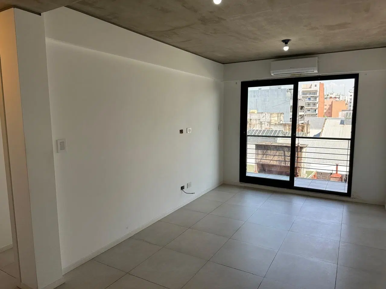 Alquiler de Departamento 1 Dormitorio CON COCHERA en Barracas, Capital Federal. 4